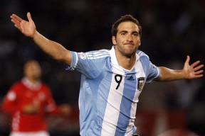 RNG前途光明！，塔图姆新星最后时刻胜出表现突出上演精彩一战的简单介绍-多米APP下载